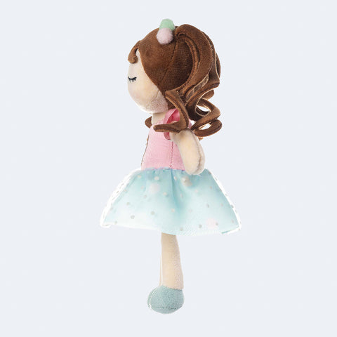 Boneca Metoo Mini Angela Candy School - 21 cm - lateral da boneca metoo cabelo cacheado