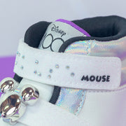 Tênis de Led Cano Médio Pampili Branco e Preto Mickey Mouse © DISNEY - detalhe em braile