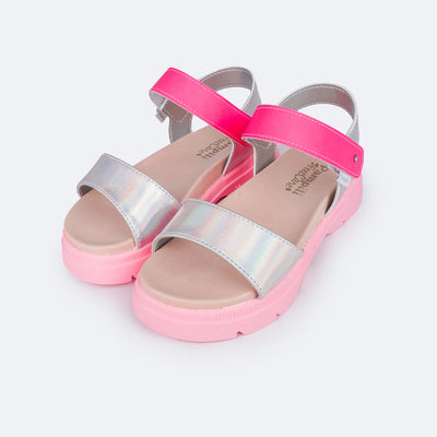 Sandália Infantil Pampili Anny Tratorada Holográfica Prata e Pink - frente da sandália calce fácil com velcro