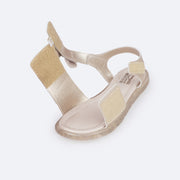 Sandália de Led Infantil Pampili Lulli Laço Perfuros Dourada - abertura da sandália em velcro