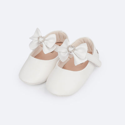 Sapato de Bebê Pampili Nina Laço Coração de Strass Branco - frente do sapato