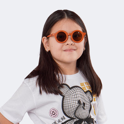 Óculos de Sol Infantil KidSplash! Eco Proteção UV Redondo Terracota - óculos na menina