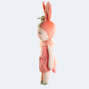 Boneca Metoo Angela Liz Coral - 33 cm - lateral  da boneca de pelúcia