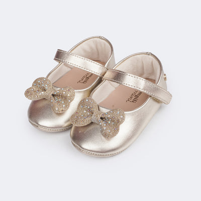 Sapato de Bebê Pampili Nina Laço com Glitter e Strass e Strass Dourado - frente do sapato com laço