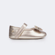 Sapato de Bebê Pampili Nina Laço com Glitter e Strass e Strass Dourado - lateral do sapato com velcro