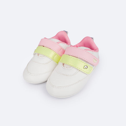 Tênis de Bebê Pampili Nina Bordado Corações Branco e Colorido - frente do tênis de bebê com velcro