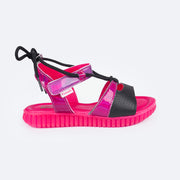 Sandália Papete Infantil Pampili Candy Surprise Preta e Pink - lateral da sandália com cordão