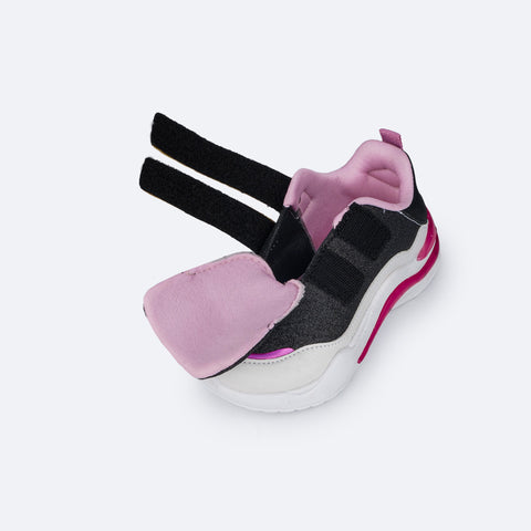 Tênis de Led Infantil Pampili SPK 35 Glitter Preto - abertura do calçado com velcro