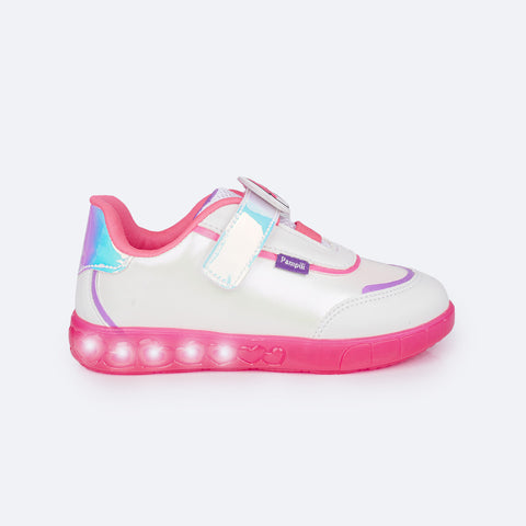  Tênis de Led Infantil Pampili Sneaker Luz Pets Branco e Colorido - lateral do tênis com detalhe holográfico