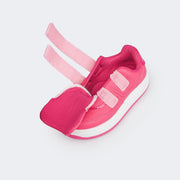 Tênis Escolar Infantil Pampili Slim Joy Velcro Pink - abertura do tênis com velcro