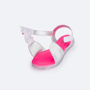 Sandália Papete Infantil Pampili Candy Patches Divertidos Prata e Pink - abertura da sandália em velcro