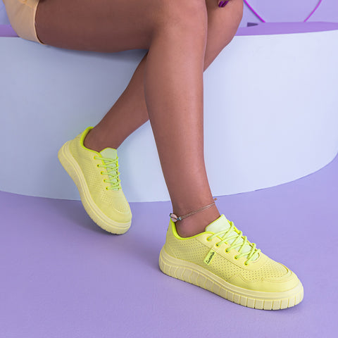 Tênis Feminino Tweenie Gloss Perfuros Amarelo Neon - tênis no pé