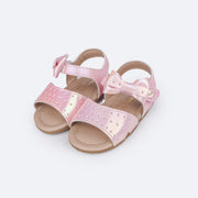 Sandália de Bebê Pampili Nana Perfuros e Laço Rosê Holográfica - frente da sandália rose