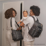 Mochila de Maternidade Kouii Aconchego Preta - Acompanha Trocador - mochila com o casal