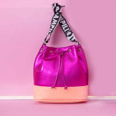 Bolsa Bucket Infantil Pampili Metalizada Pink e Coral - frente da bolsa com gorgorão personalizado