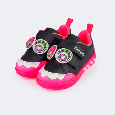 Tênis de Led Infantil Pampili Sneaker Luz Customizável Calce Fácil Monstrinho Preto e Pink Flúor - Vem com 4 Patches - frente do tênis com olhos 