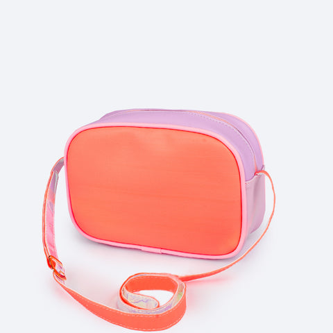 Bolsa Infantil Pampili Pamps com Glitter Rosa Neon - traseira da bolsa e alça holográfica