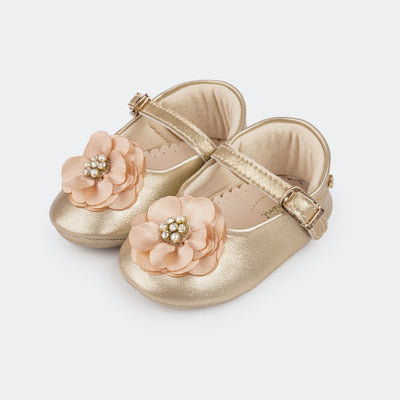 Sapato de Bebê Nina Metalizado com Flor e Mini Pérolas Dourado.