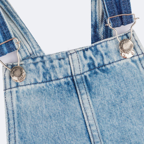 Salopete Jeans Infantil Pampili Strass Azul - abertura em botão