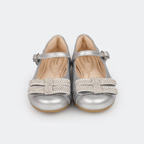 Sapato Infantil Feminino Pampili Angel Laços Strass Prata  - foto da frente do sapato com laços strass