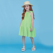 Vestido Pré-Adolescente Bambollina Franzido Verde - 8 a 12 Anos - frente do vestido na menina