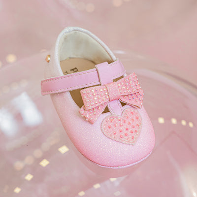 Sapato de Bebê Pampili Nina Momentos Especiais Laço e Coração Strass Degradê Rosa Bale - frente do sapato de bebe menina