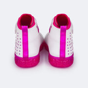 Tênis de Led Cano Médio Infantil Pampili Sneaker Seja Luz Branco e Pink - traseira holográfica