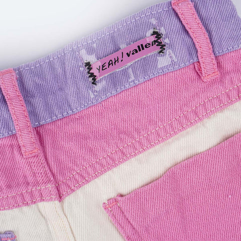 Short Jeans Feminino Infantil Vallen Branco Lilás e Rosa - detalhe etiqueta no cós