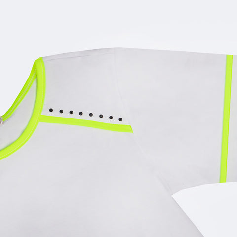Camiseta Infantil Pampili Carinha Feliz Branco e Amarelo Neon - aplique de tachas no ombro